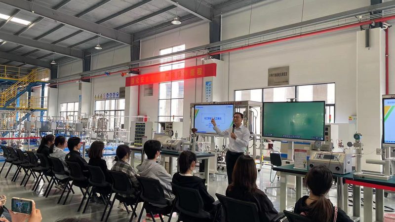 实验室化工产品型号：揭秘批发价格背后的关键因素